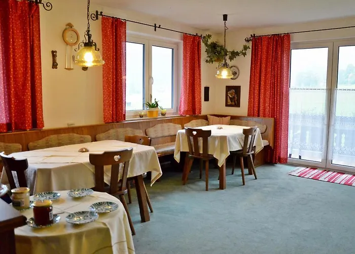 Fruehstueckspension Pachler Konukevi 2*